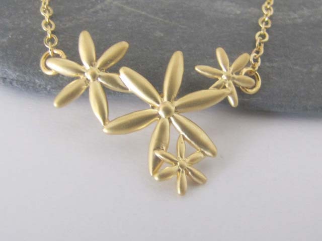 Four flowers necklace in gold (N113)