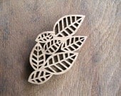 Brooch of woody leaves