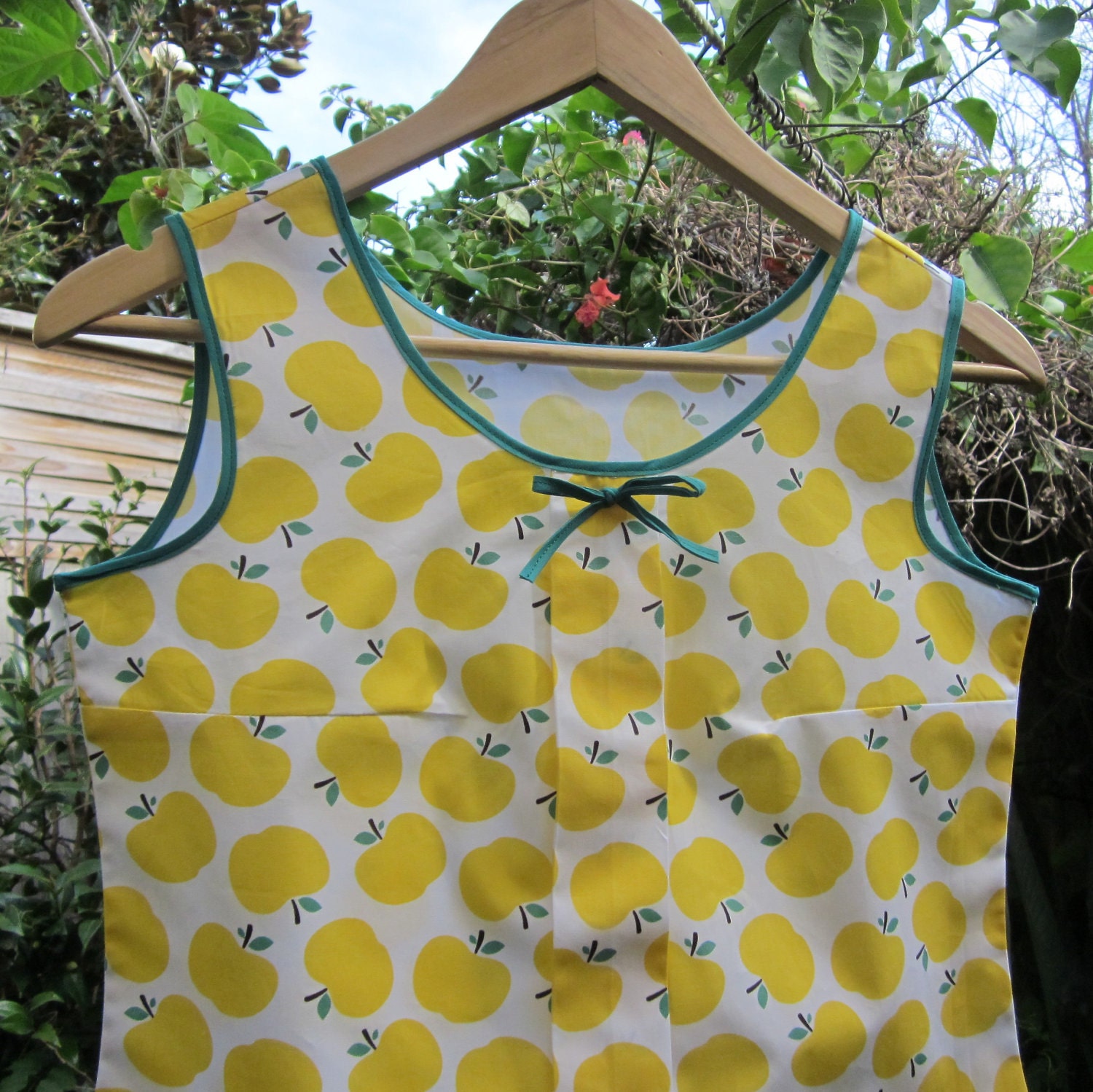 GOLDEN DELICIOUS - pleated cotton top - Size XS - retro yellow apple print