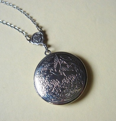 ON SALE - Vintage Inspired - Sparrow Locket - Necklace - Antiqued Silver Chain - Handmade Jewelry