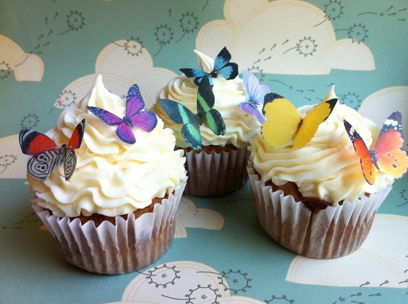 EDIBLE Butterflies The Original - Small Assorted - Cake & Cupcake toppers - PRECUT and Ready to Use