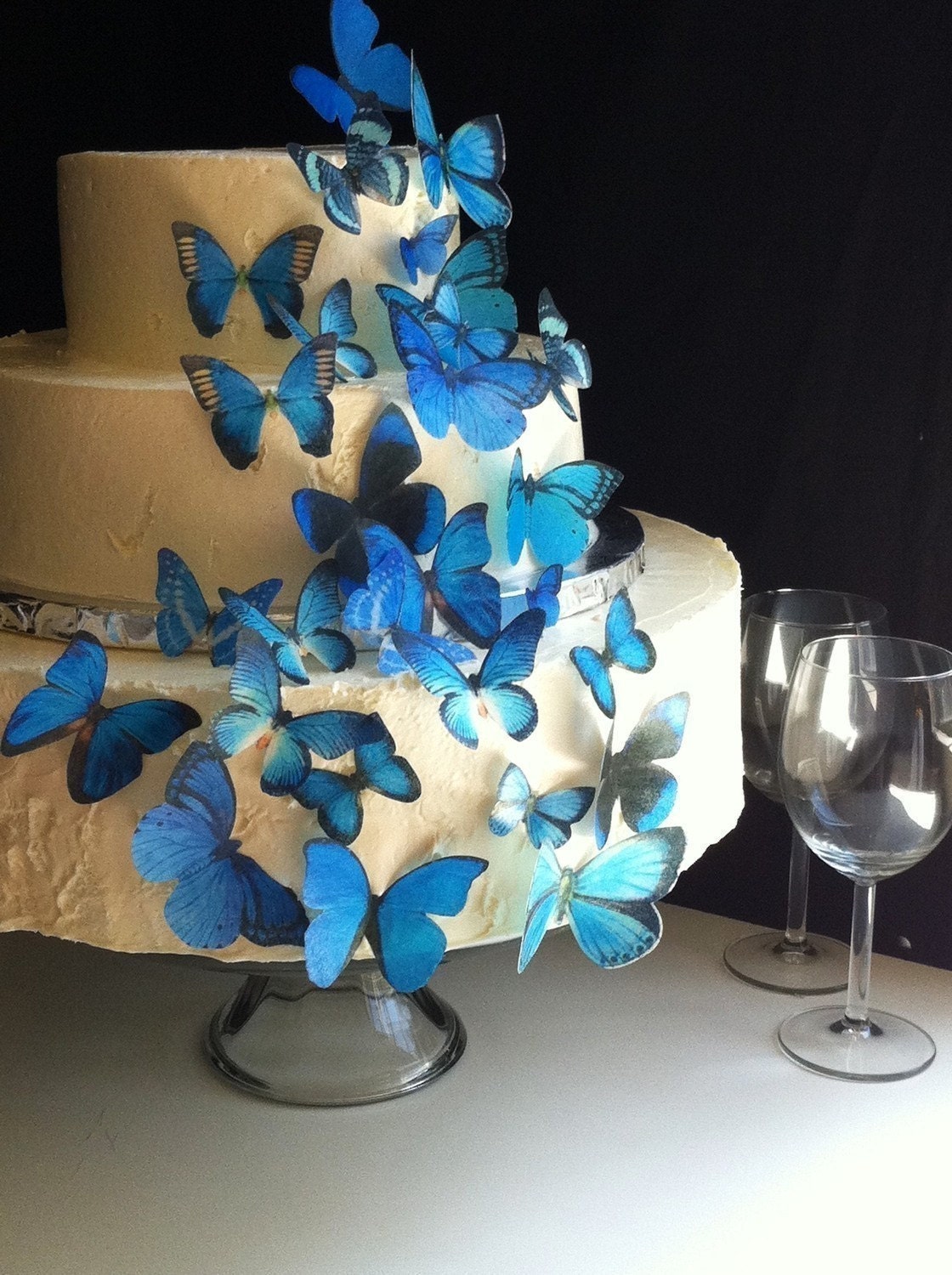 The Original EDIBLE BUTTERFLIES - Assorted Blue set of 30 - Cake & Cupcake toppers - Food Accessories