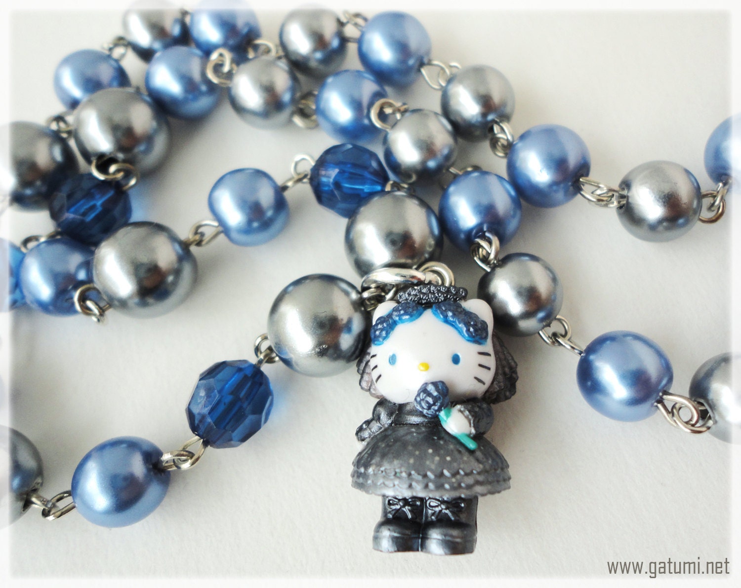 Kawaii Gothic Lolita Necklace, Blue and Silver Pearl Chain, Silver Tone - Harajuku Fashion, Cat Jewelry