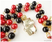 Nyanko Sensei Maneki Neko necklace, Beaded Black and Red Glass Pearls in Gold