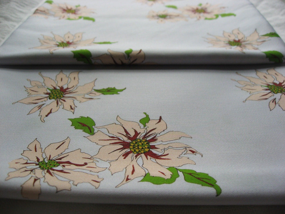 ORGANIC COTTON Pale Pink Poinsettia Fabric Fat Quarter