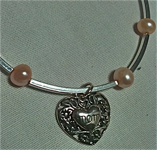 the "good child" "mom" charm bracelet, the perfect Valentine's love you gift