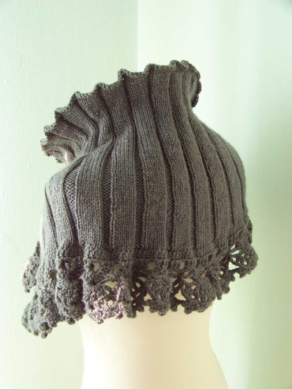 Elegant grey capelet, PDF pattern