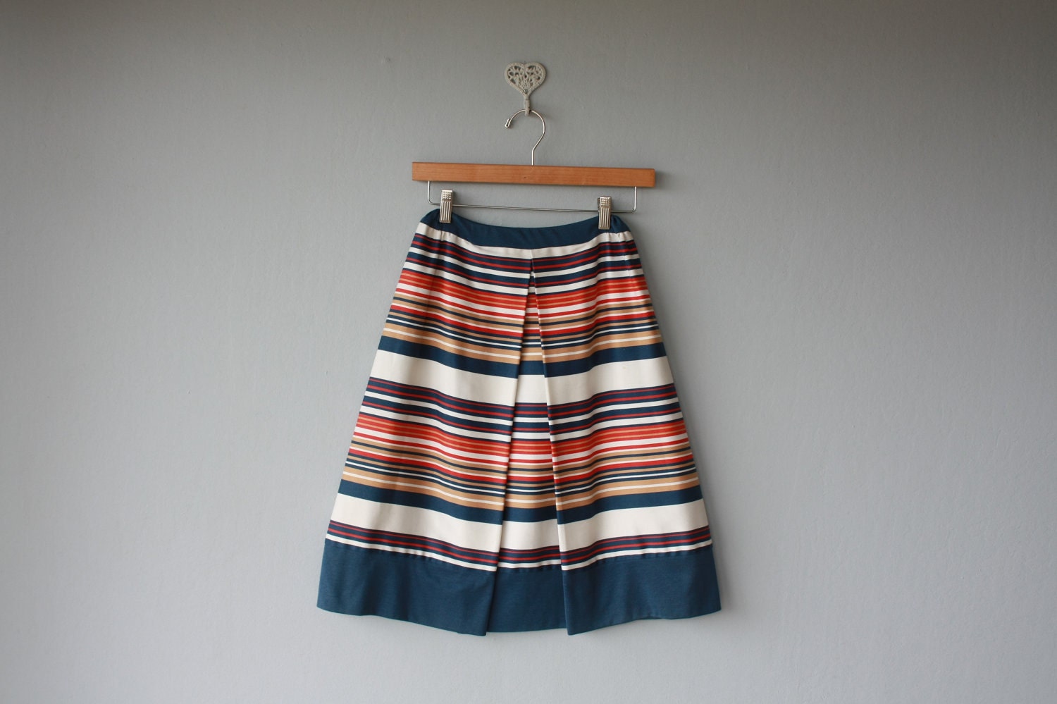 1960s striped skirt / 60s skirt / nautical skirt / pleated skirt - size small , medium