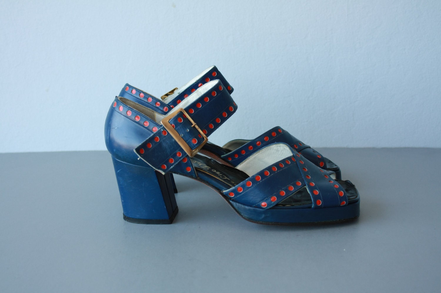 1960s platform sandals / 60s platforms / chunky heels / De Liso Debs heels - size 5.5 , 36
