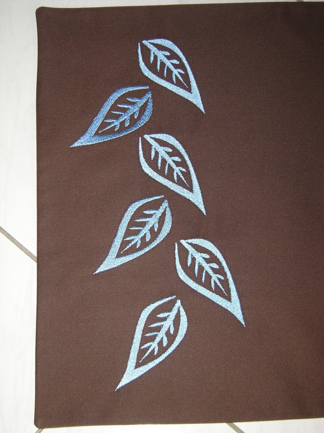 Leaf Placemat Chocolate Brown Linen Table Runner Kitchen Diningroom Modern Linen Furniture Leaf Defor End Table Coffee Table
