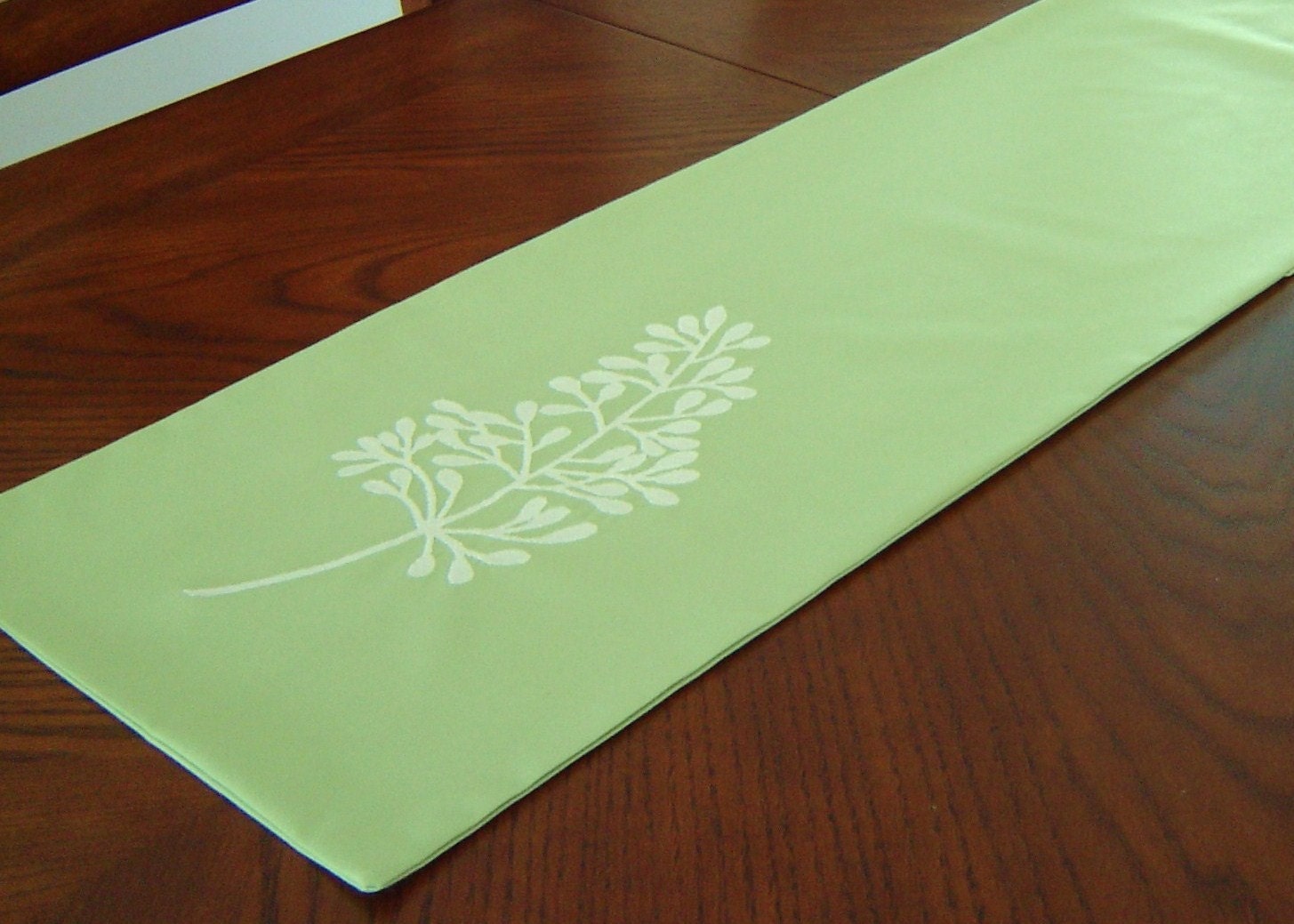Table Runner Contemporary Leaf Sage Green Modern runner