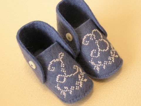 CUSTOM mini baby shoes - HAND EMBROIDERED - ecru on smoky blue