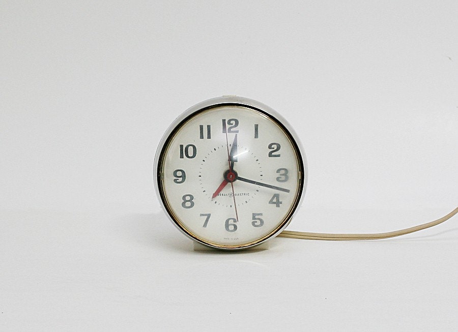RESERVED for Joao - Vintage Retro General Electric Sphere Alarm Clock