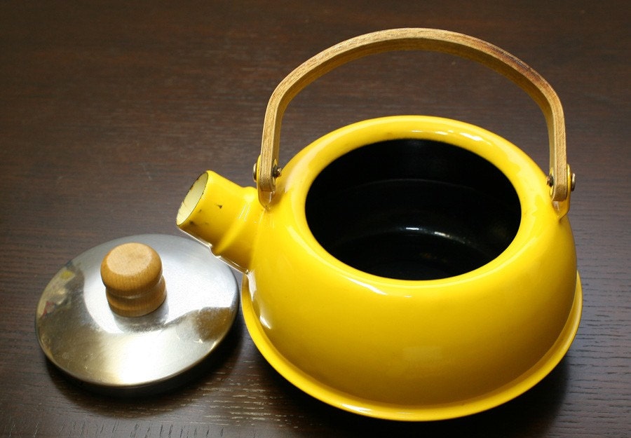 Vintage Retro Yellow Metal Tea Kettle