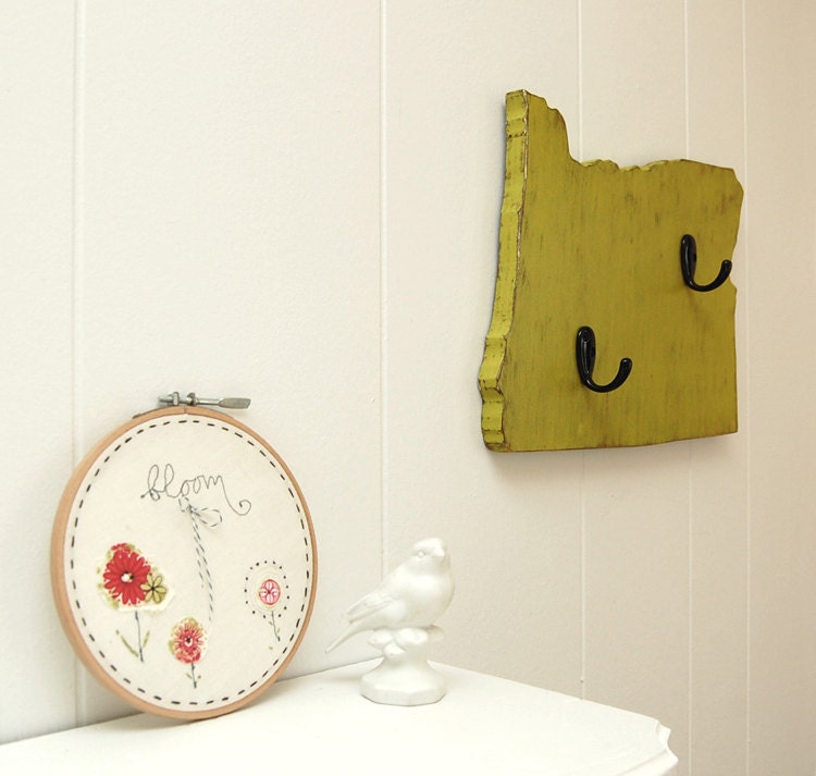 Oregon key hook primitive style rustic cottage decor Avocado Green