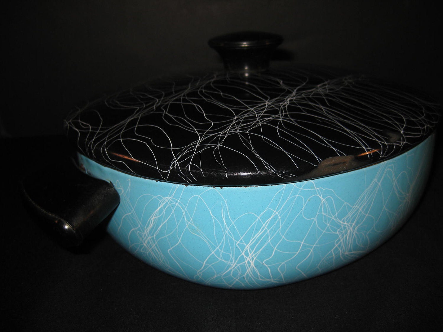 Retro Vintage Enamel Spaghetti Scribble Drizzle Saucepan Casserole with Lid,  1960s, midcentury, on Etsy by TheRetroLife