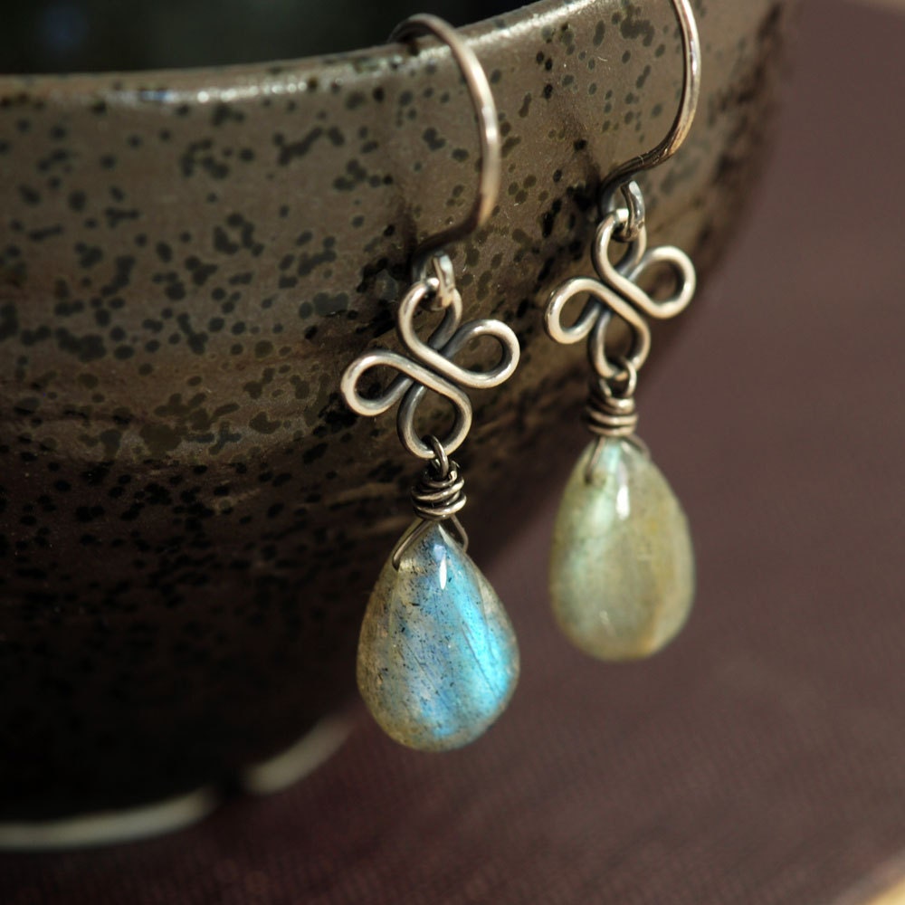 Labradorite Clover Earrings in Oxidized Sterling Silver, Gemstone Dangle Earrings, Handmade, aubepine