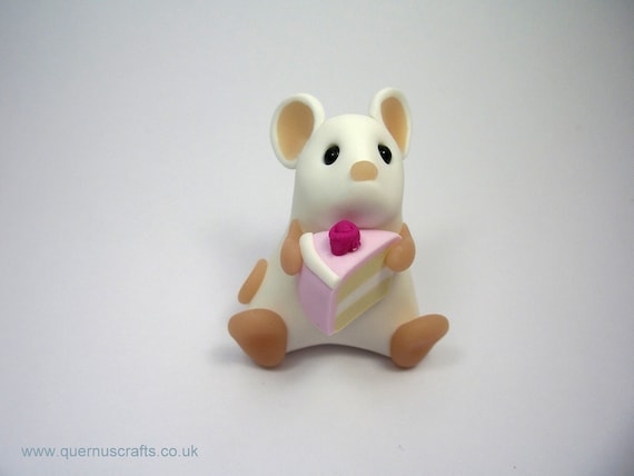 Little White Mouse with Cake Ornament Sculpture Cake Topper
