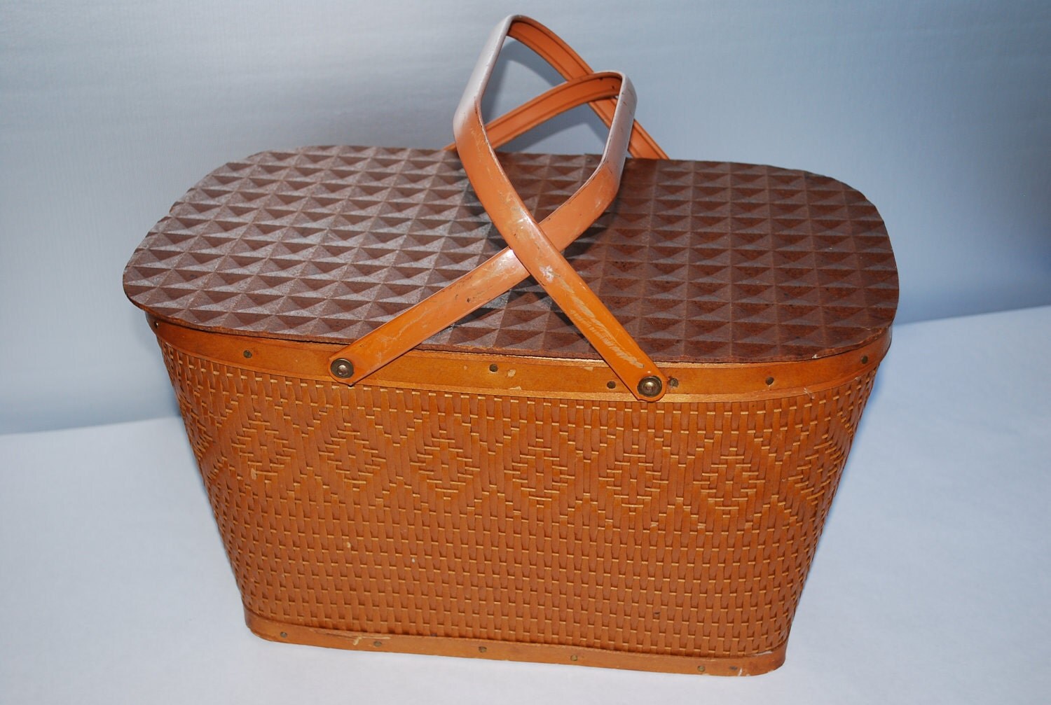 Reeded Picnic Hamper by REDMAN QUALITY BASKETS by RetroVintagious