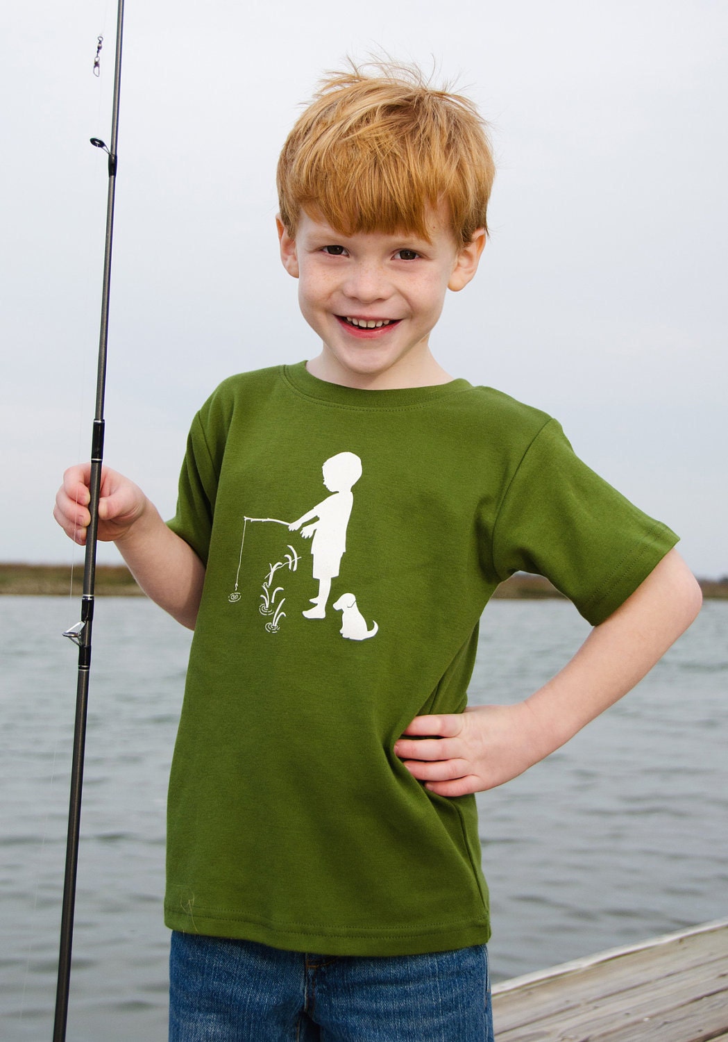 Fisherman Nostalgic Graphic Tee Shirt in Short Sleeves - Olive with White FREE SHIPPING