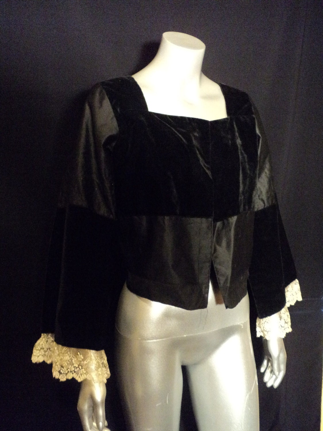 Antique Victorian Top Blouse Black Velvet and linen lace trimmed sleeves excellent condition Steampunk