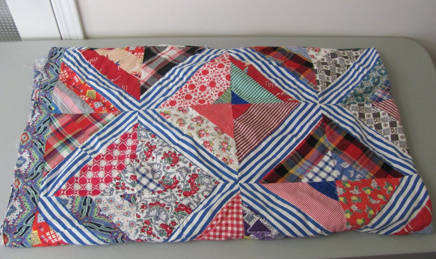 vintage-1950s-bright-cheery-quilt-top-kite-by-daveysvintage