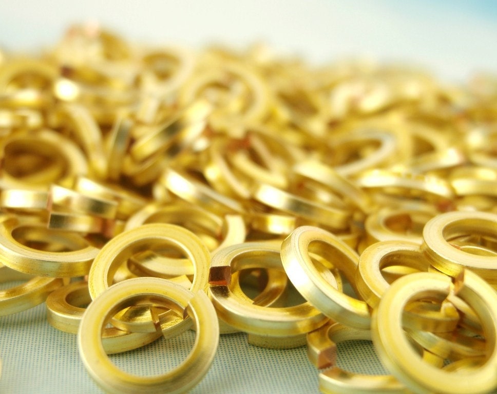 100 Gold Color Square Wire Jump Rings - 18 gauge 4.25mm ID - Saw Cut Rings for Chainmaille and Unique Jewelry