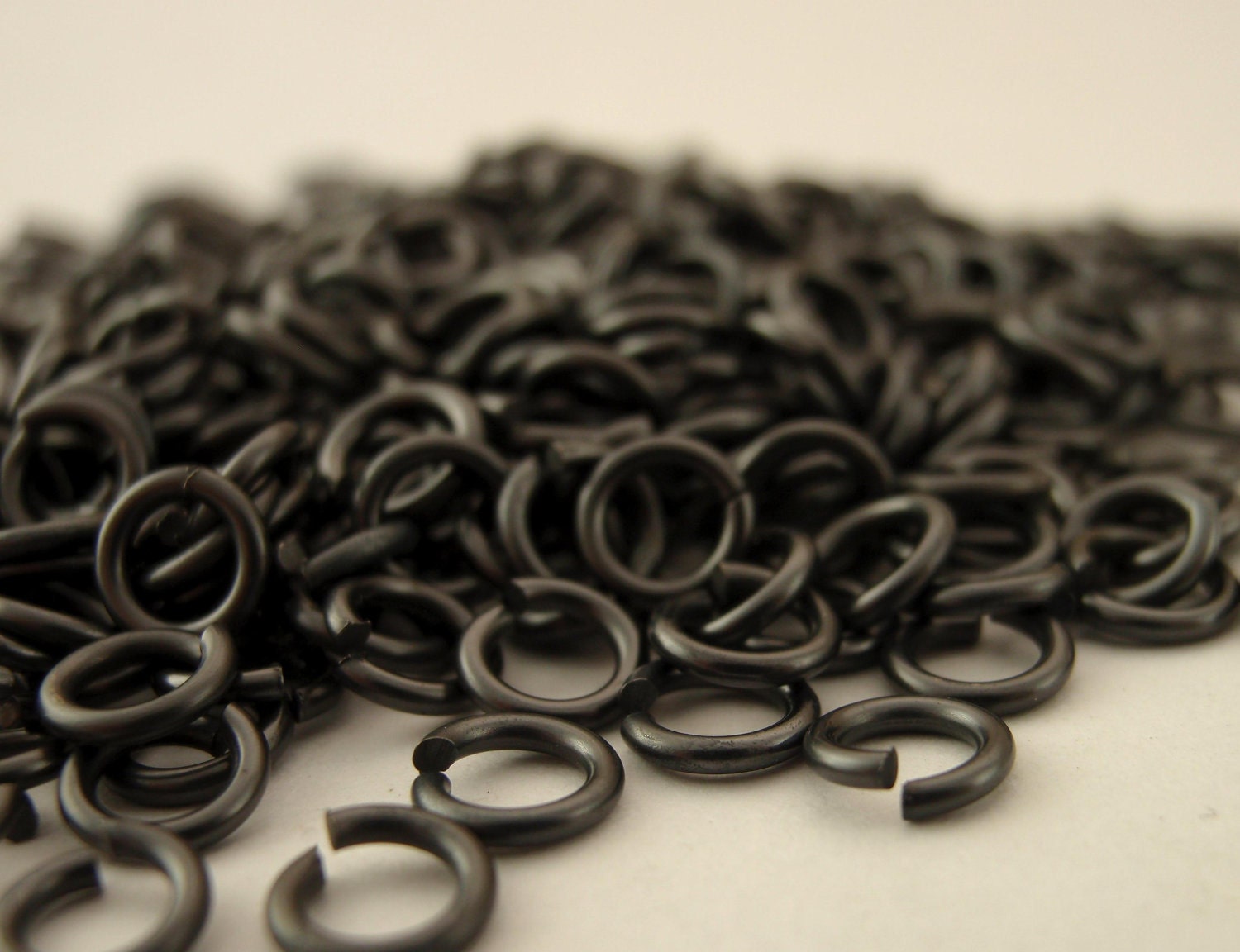 NEW 100 BLACK Niobium Jump Rings 20 gauge 2.7mm ID Anodized After Cutting - Hypo Allergenic