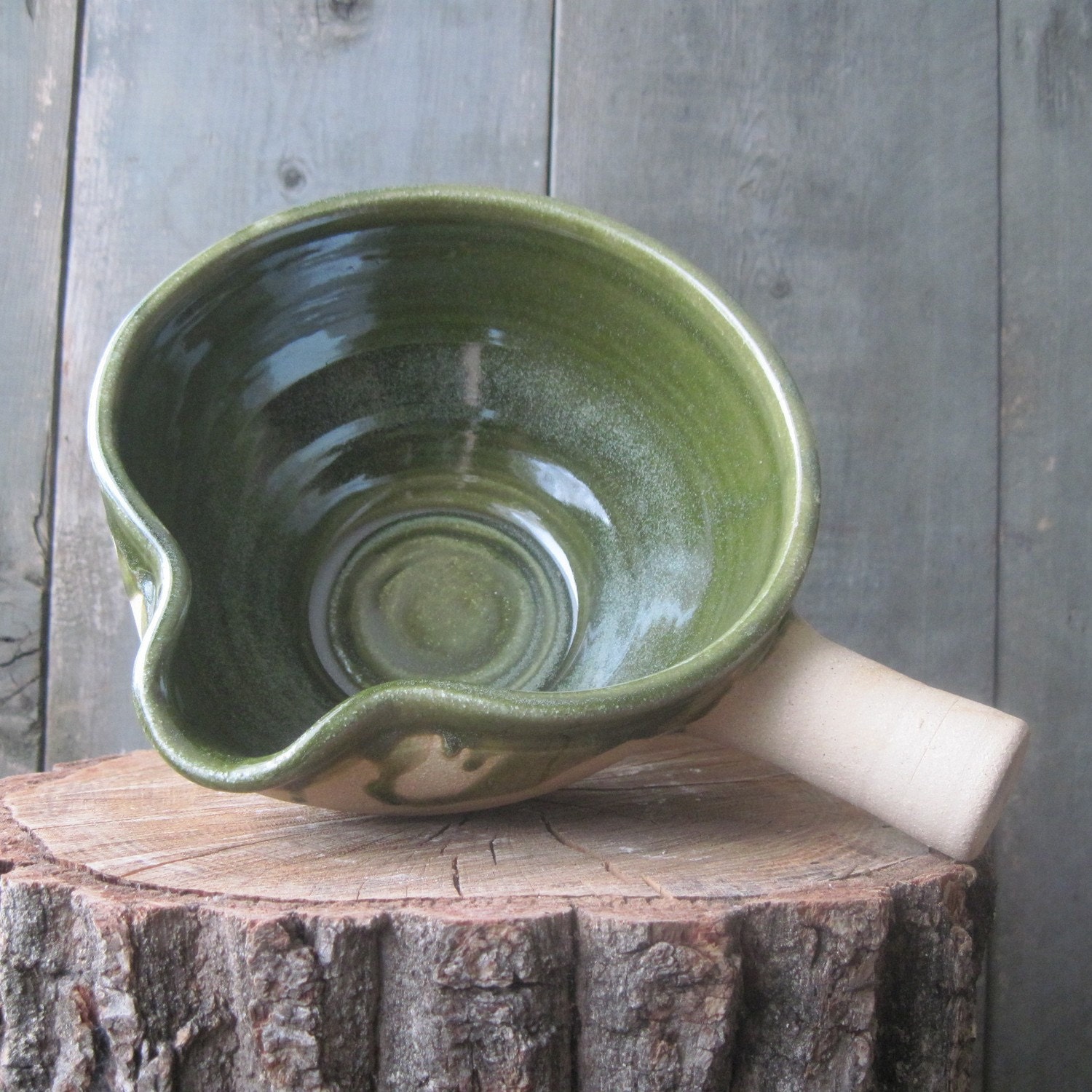 Tudor Green Border Ware Style Skillet