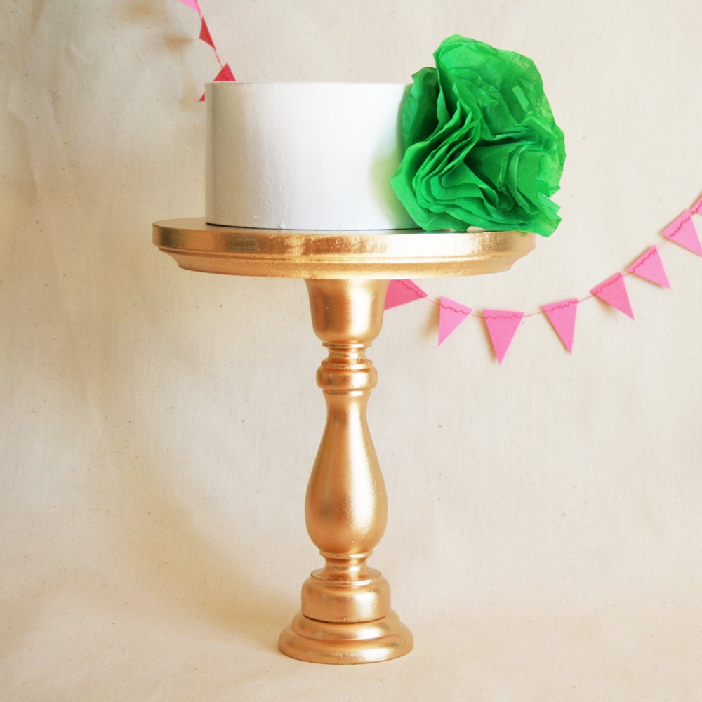 Gold Cake Stand. Small/Tall Size