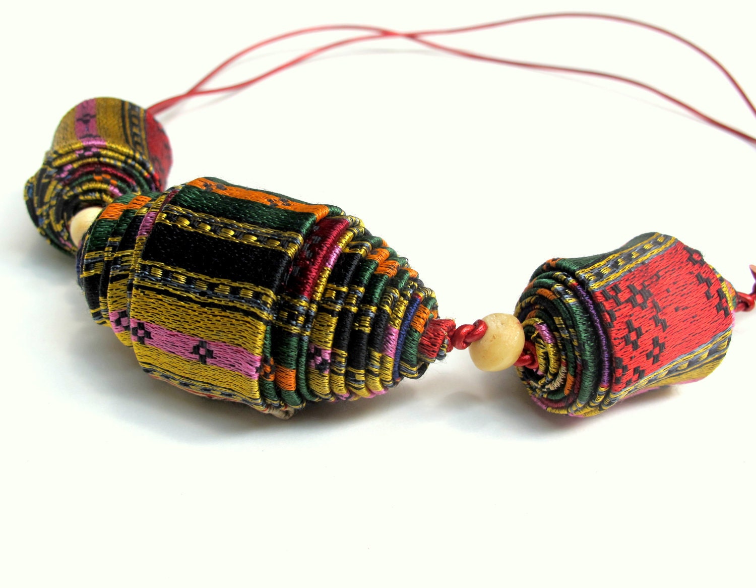Statement fiber necklace handcrafted of bright Damask giant beads