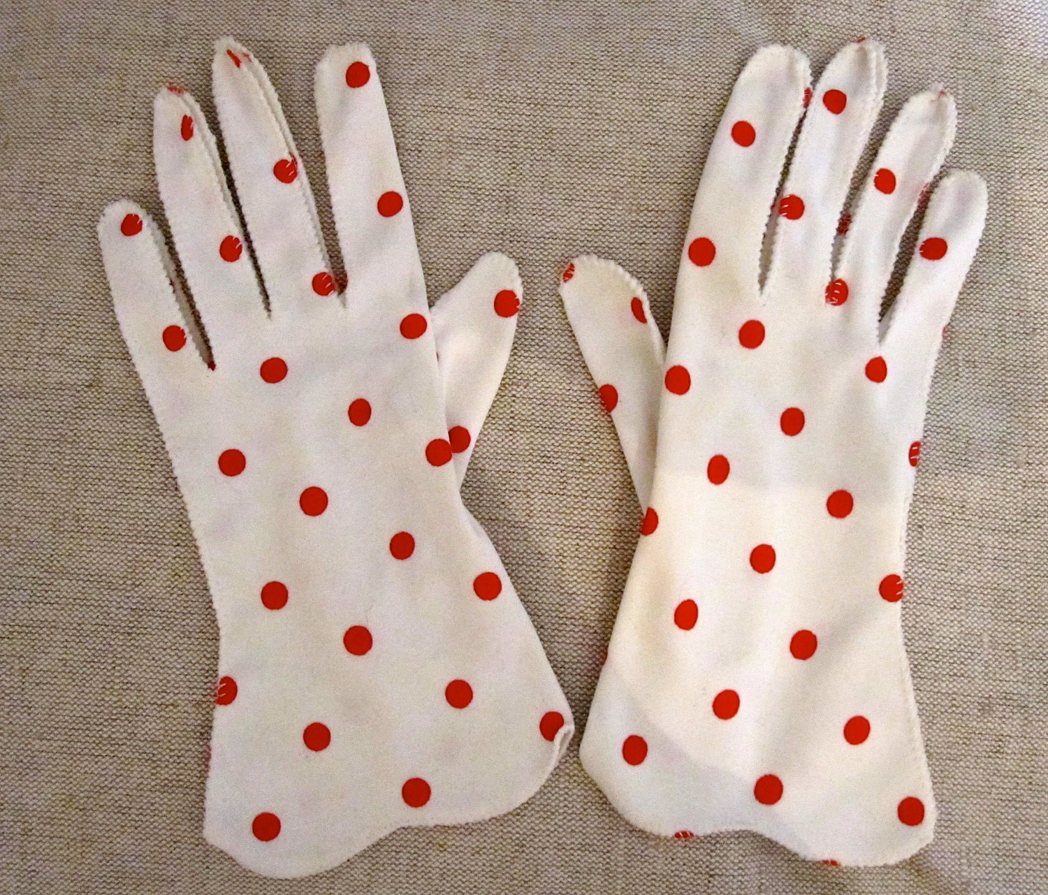 Vintage Red Polka Dot Cotton Gloves - LadidaHandbags