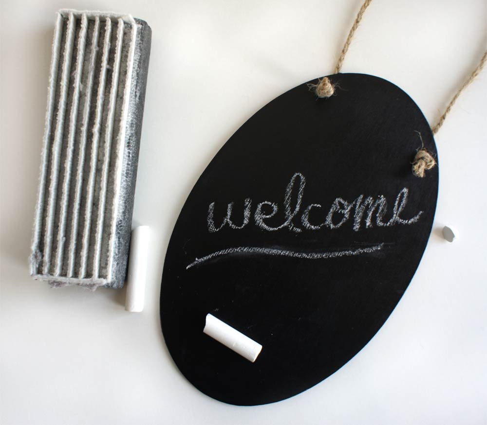 Oval Hanging Chalkboard Sign with Braided Jute