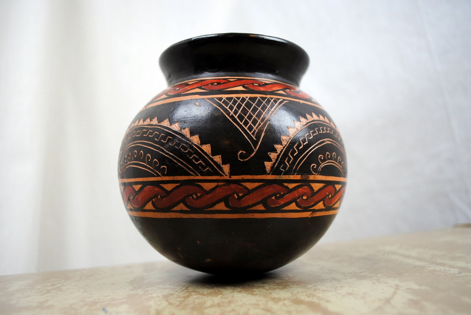 Vintage Ethnic Carved Native American Pottery - RogueRetro