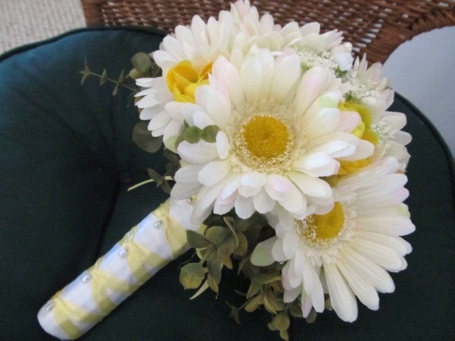 Spring gerbera daisy bridal bouquet in white and yellow