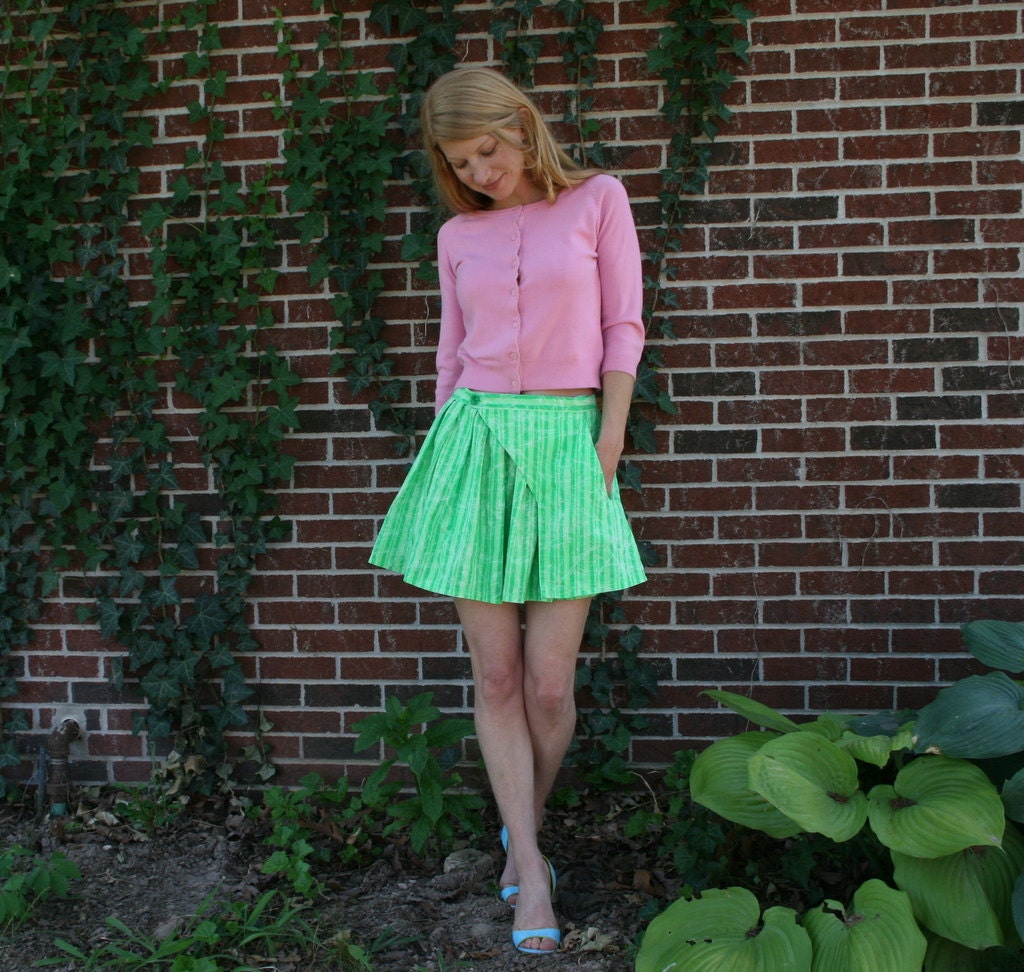 Vintage 60's MINI Skirt - Retro Print Mod Pleated Scooter Style Small Medium Handmade
