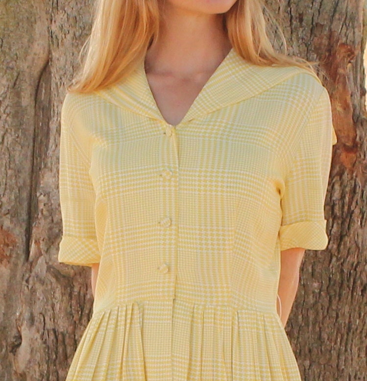 RESERVED Vintage 1950s Summer Day Dress in Yellow Plaid w Sailor Collar . Mad Men . Womens Large