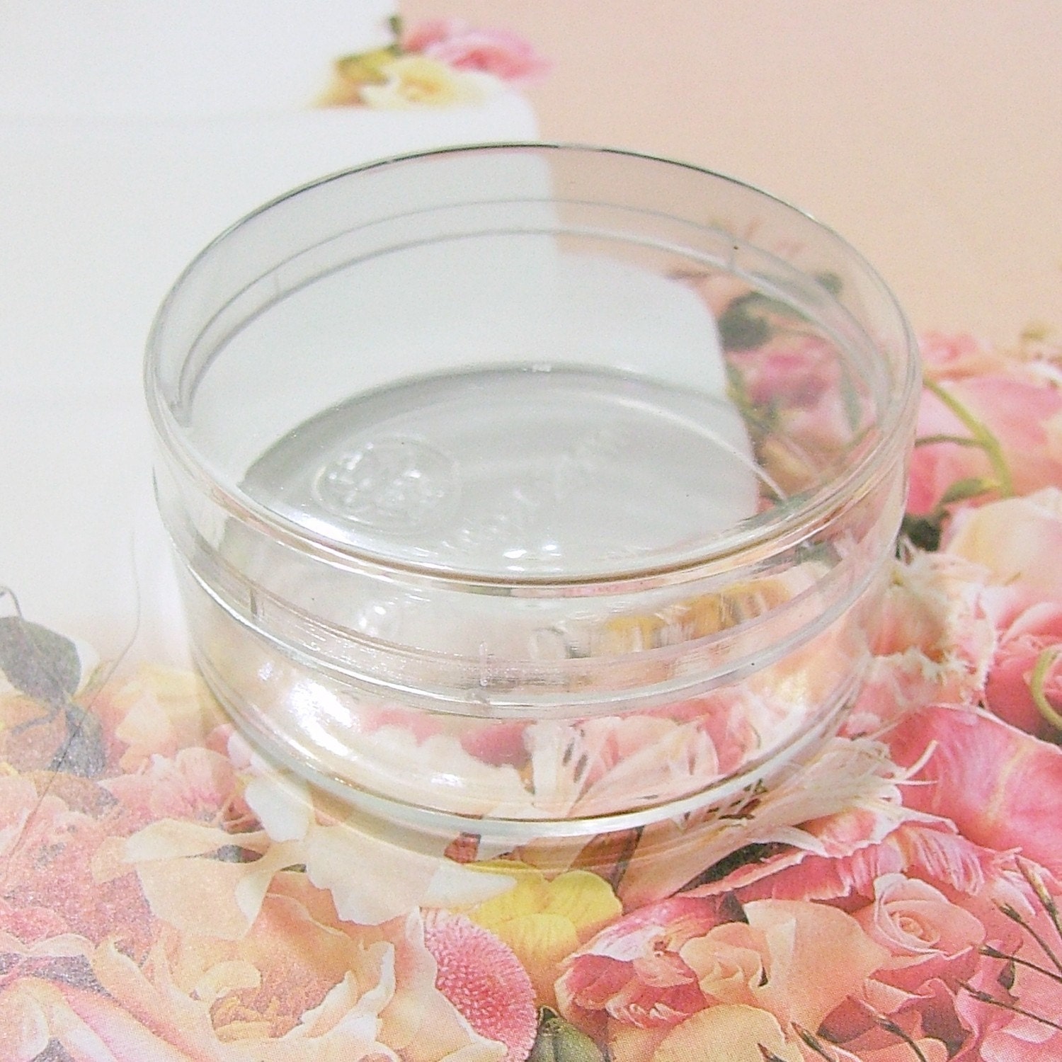 2-inches-Round Boxes - Clear Plastic - 6pcs