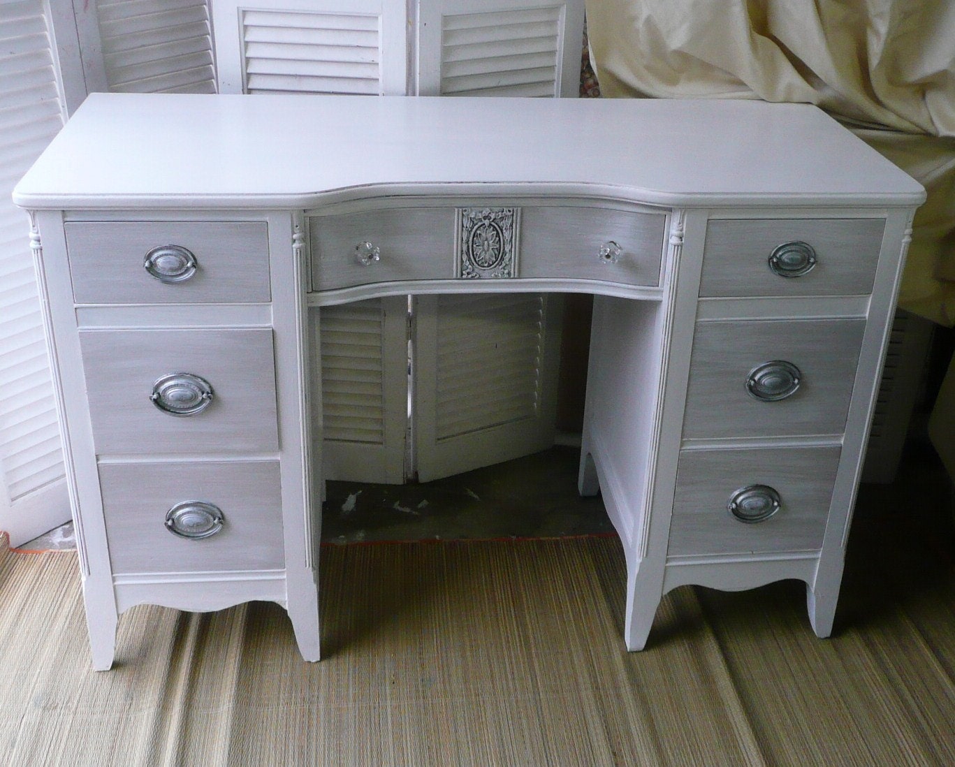 Vintage Desk in White with Gray Contrast on Drawers