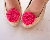 The Belle- je t'aime ruffle bloom shoe clips- fuchsia
