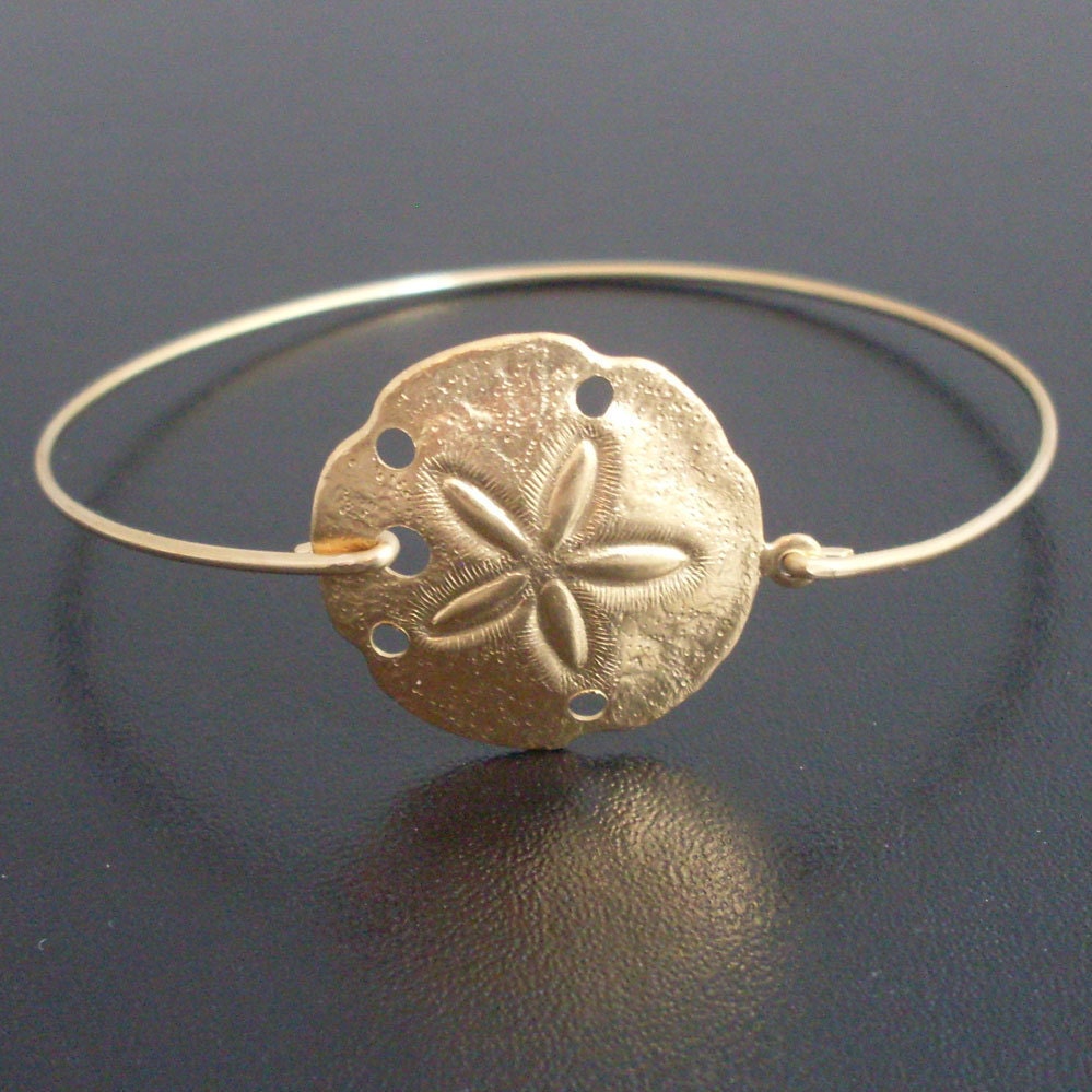 Sand Dollar Charm Bracelet, Gold Sand Dollar Bracelet, Sand Dollar Bangle, Beach Bridal Jewelry, Ocean Wedding Theme, Beach Charm Bracelet