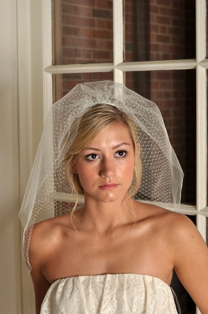 Wedding Veil - Short Veil, Tulle and Russian Net Shoulder Veil - Ivory or White