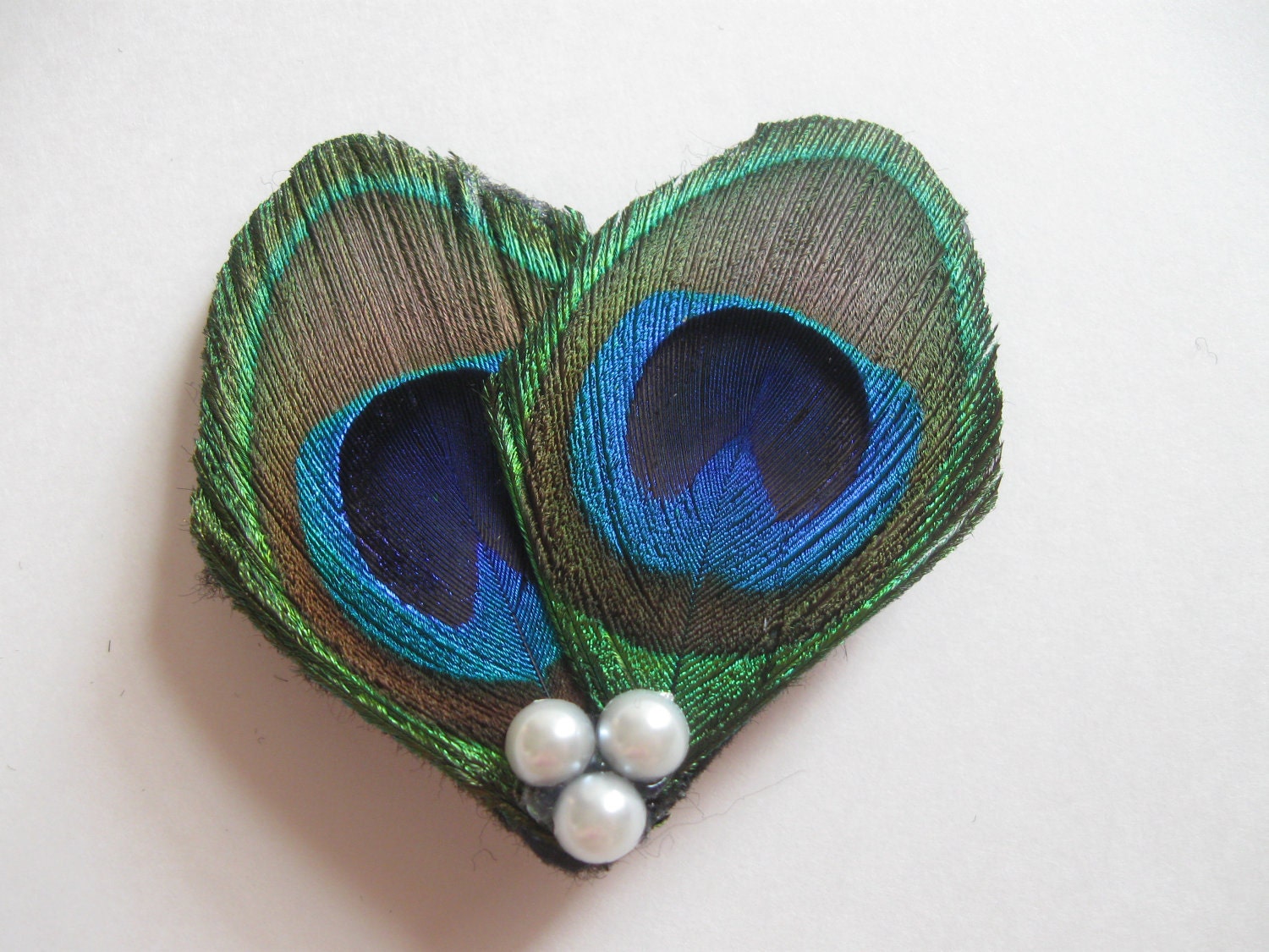 Lot of 5 - Double peacock feather with pearls - hair clip - elegant, unique, fun, trendy