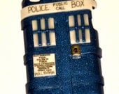 Doctor Who inspired TARDIS iPod Touch iTouch 4 hard cover case (GLOWS in the dark)