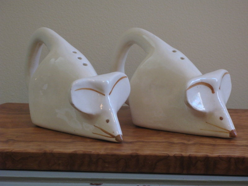 vintage mice salt and pepper California pottery