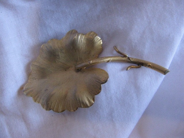 Vintage Large Goldtone Leaf Brooch or Pin Signed Primex