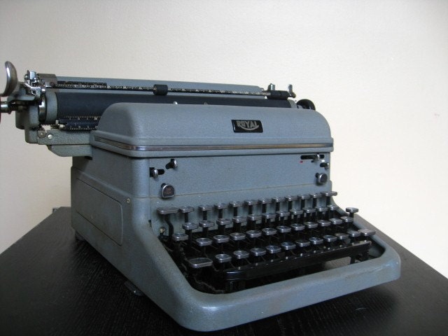 1949 KMG STEEL Grey Royal Typewriter. Rare Professional Length Model.