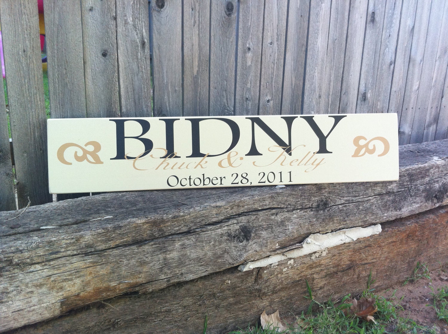 Personalized wood sign, Custom made with vinyl lettering, last name with first name overlay and wedding date, personalized