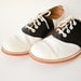 shoes 6 / 50s shoes /vintage shoes / saddle shoes / leather shoes / black and white shoes / miss flings / vintage shoes size 6 / 1950s shoe