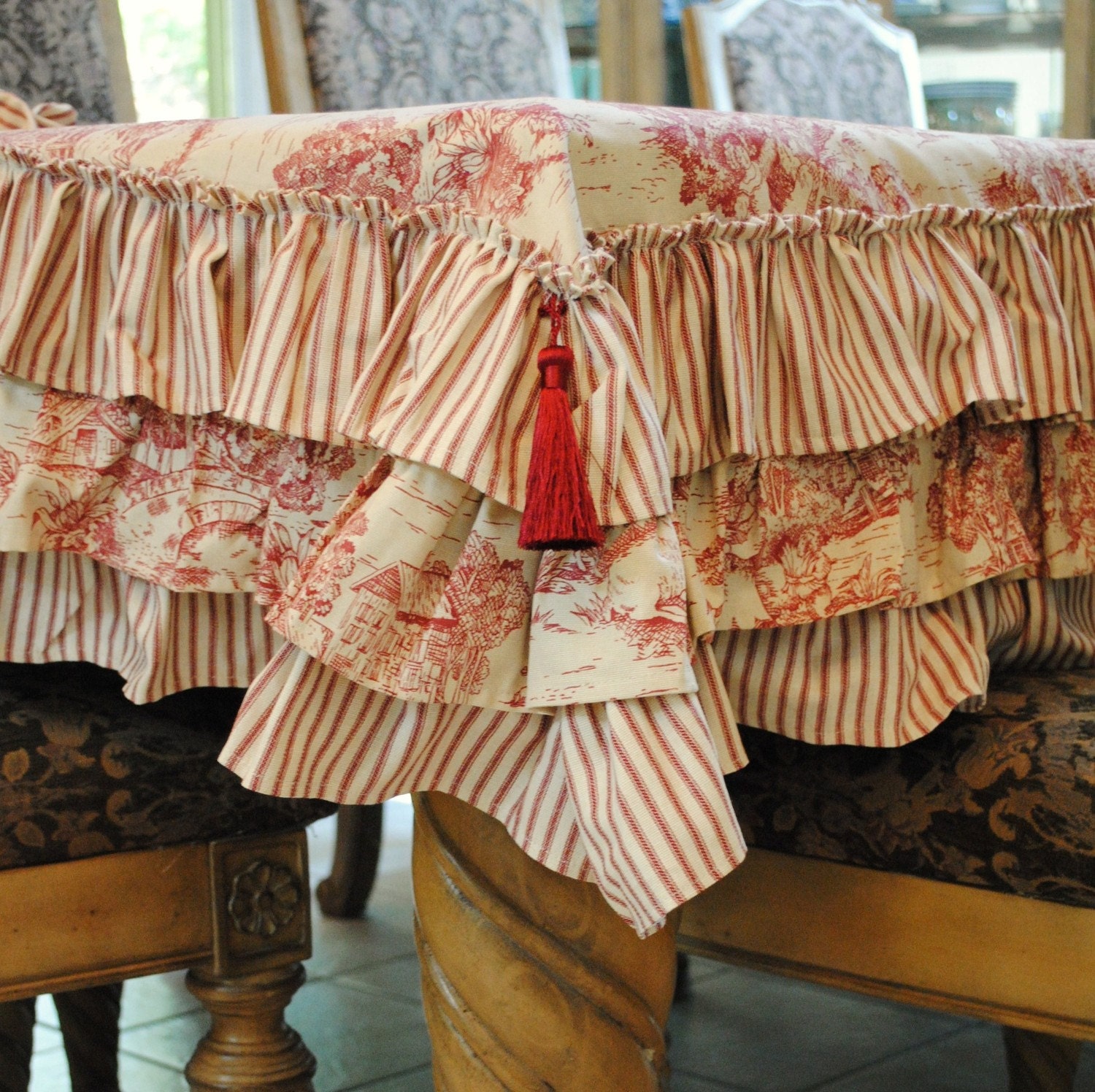 Ruffled Toile Table Cover